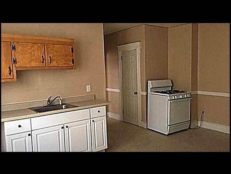 2nd image of 44 Erwin Pl APT 2