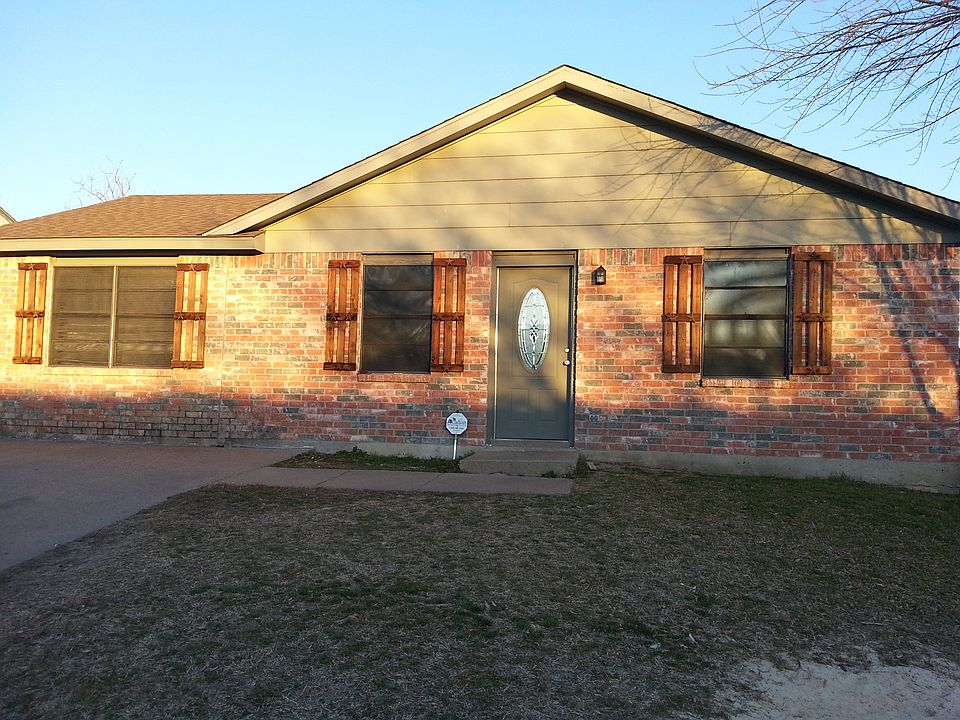 1st image of 112 N Bugle Dr