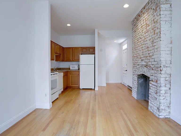 301 E St NE #BASEMENT — Photo 7