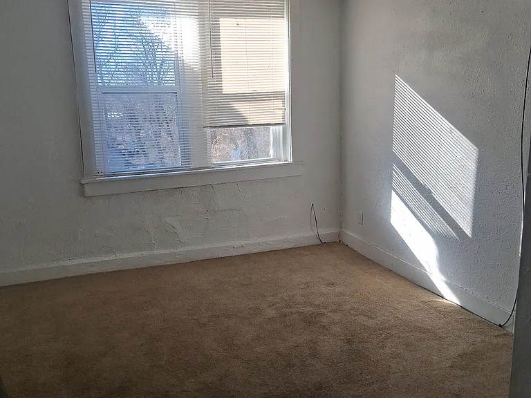 2315 E 39th St #3W — Photo 7