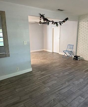 4th image of 1140 Wren Ave