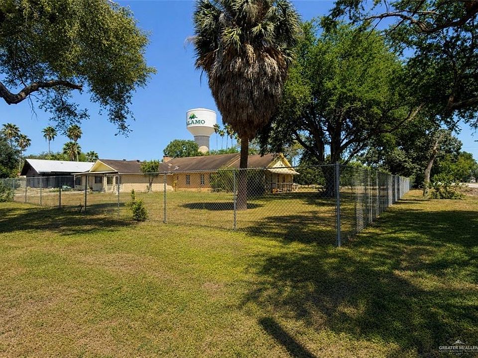 2nd image of 900 W De Soto Ave