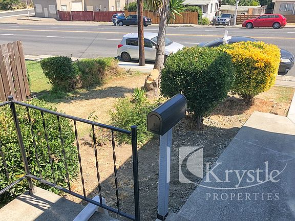 4th image of 537 Sonoma Blvd