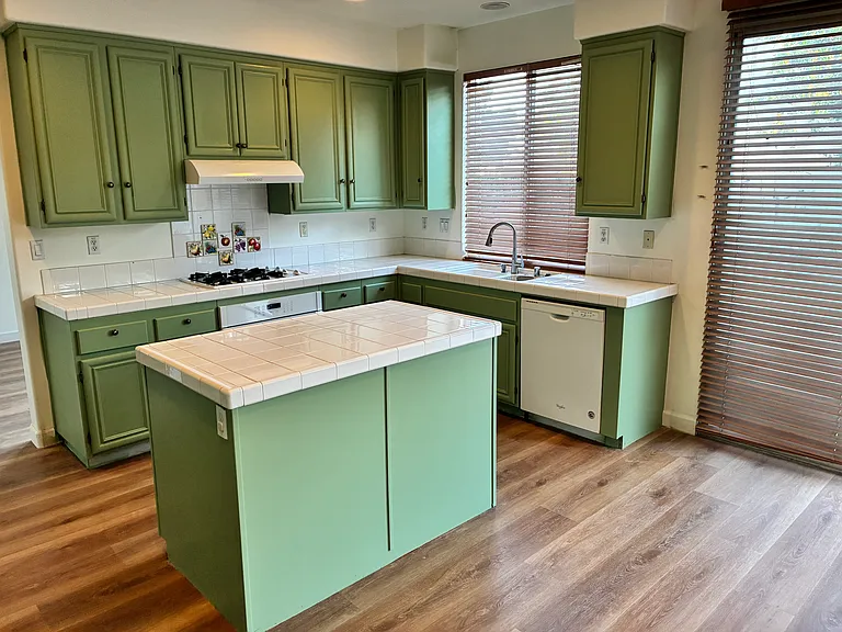 15881 Tanberry Dr — Photo 17
