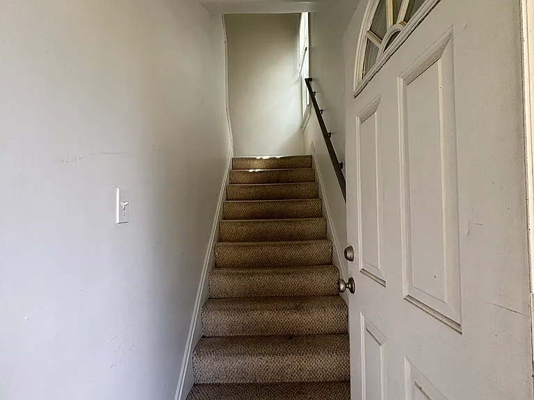 1263 Donald Ave — Photo 7
