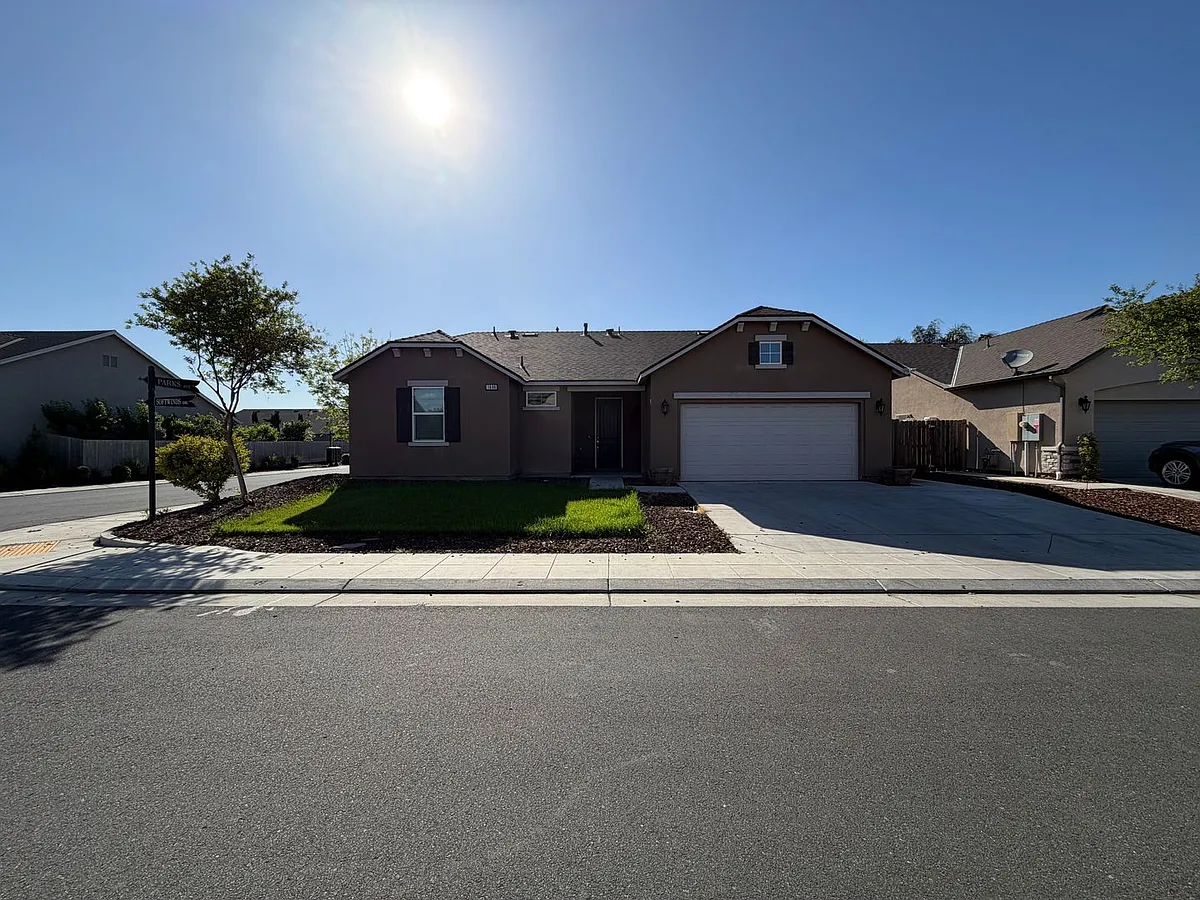 Building Photo - 1696 Softwind Dr