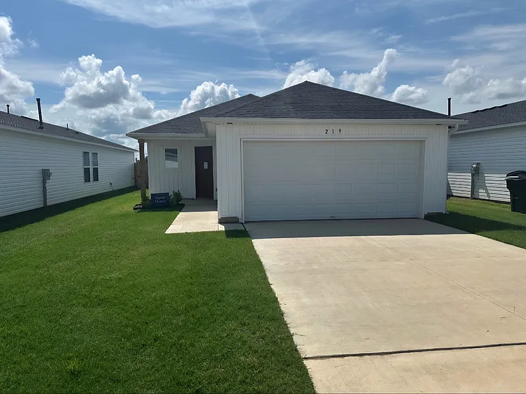 219 N Cattle Dr — Photo 1