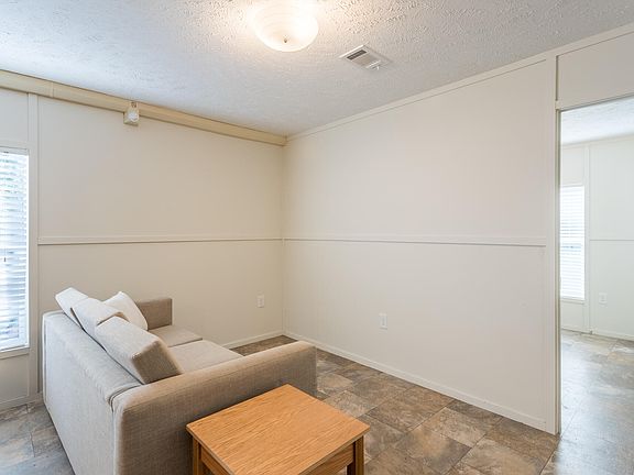 4th image of 2200 Jewell Ln #2