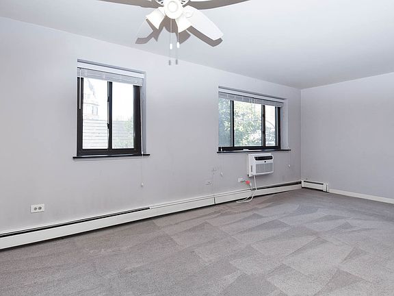 3rd image of 607 W Wrightwood Ave APT 201