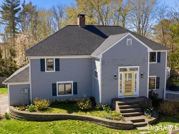 63 Deer Ridge Road, Mashpee, MA 02649