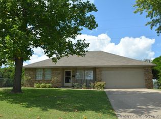 8904 E 49th St, Tulsa, OK 74145