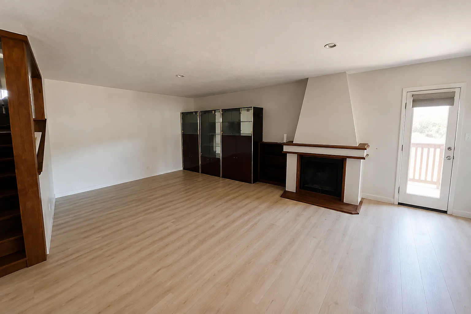 Studio, 1100 sqft, $2,300 — Photo 2