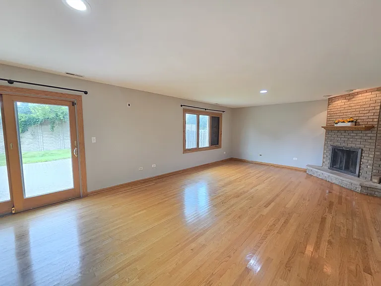 8112 Rutherford Dr — Photo 10