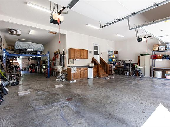 3rd image of 8536 Newbury Ct