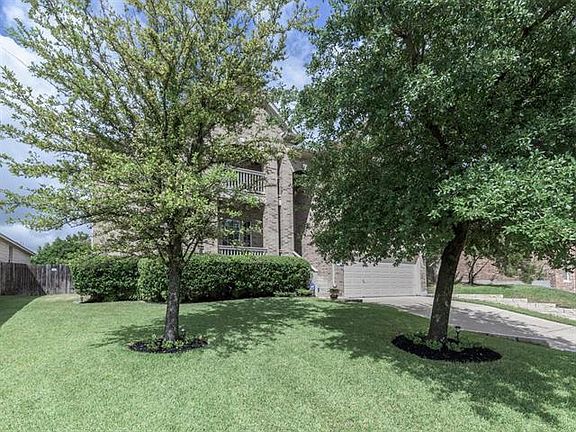 2nd image of 1011 Bretton Woods Dr