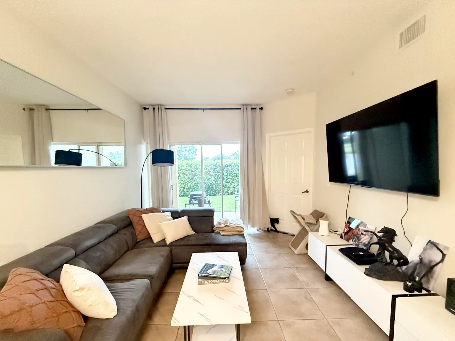 2 bed, 2.0 bath, 975 sqft, $2,780 — Photo 4