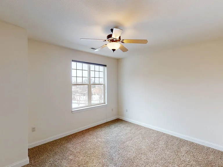 Delafield Lakes Apartments — Photo 72