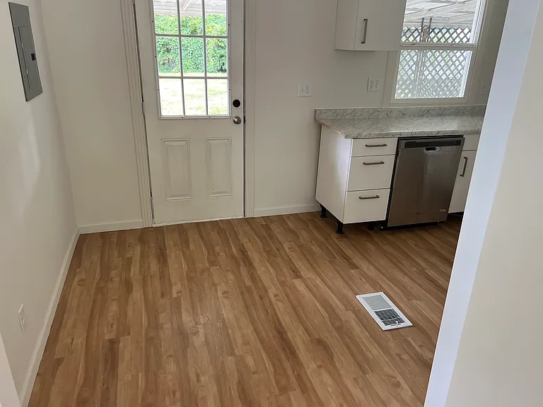 8429 Harrison Dr — Photo 4