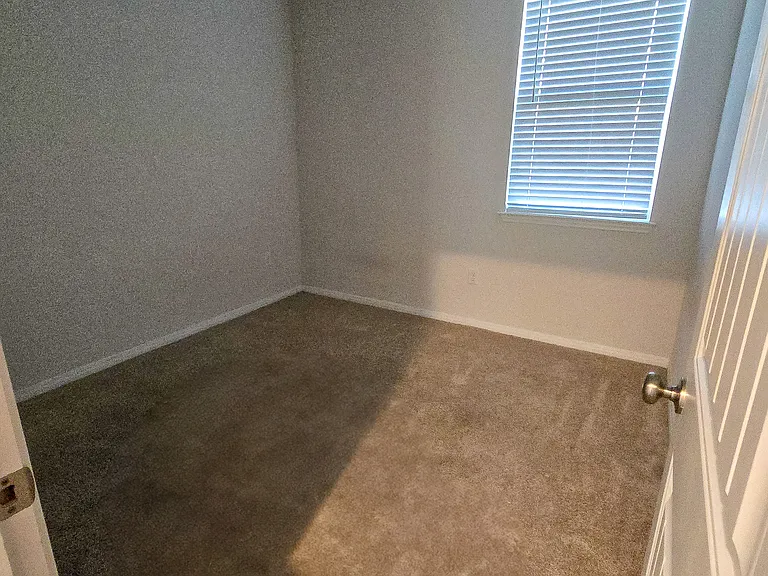 109 Brody Ln — Photo 29