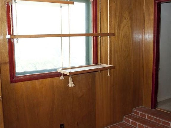 5th image of 714 Harney St