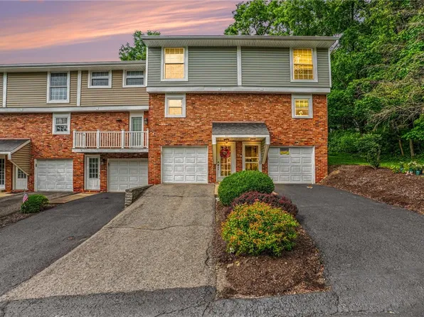 5495 Library Rd APT 10, Bethel Park, PA 15102