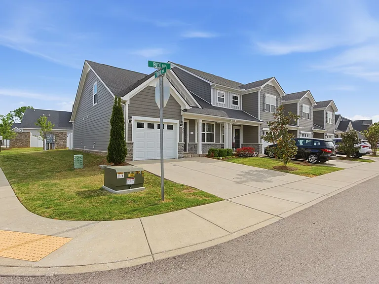 220 Ruth Way #1 — Photo 4