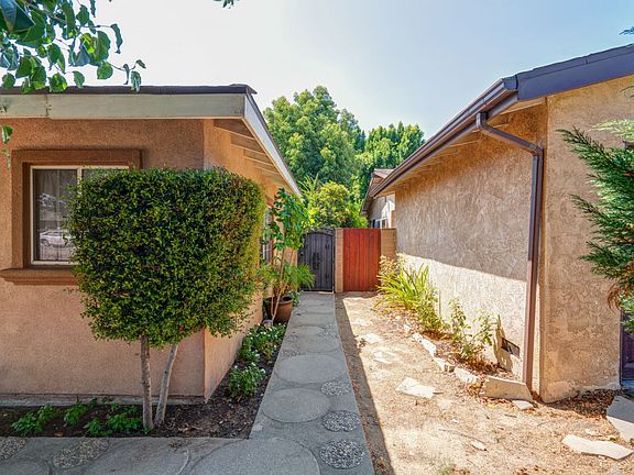 4th image of 20940 Saticoy St