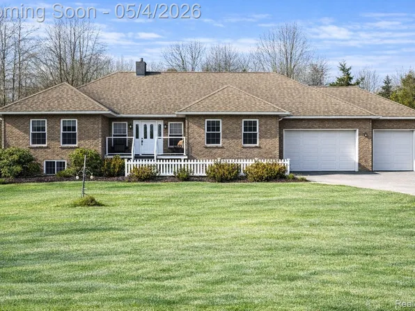 24290 Karr Rd, Belleville, MI 48111