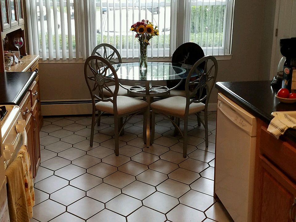 1st image of 42 Shelley Ct
