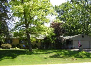 6209 Lincolnshire Dr, Racine, WI 53403