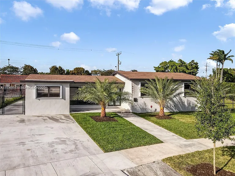 8421 SW 27th Ter #2 — Photo 7