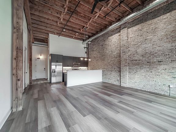 2nd image of 818 N Wolcott #210