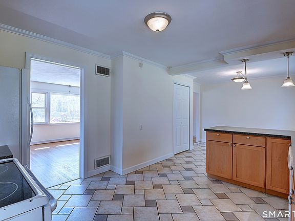 5th image of 162 Loehr Road