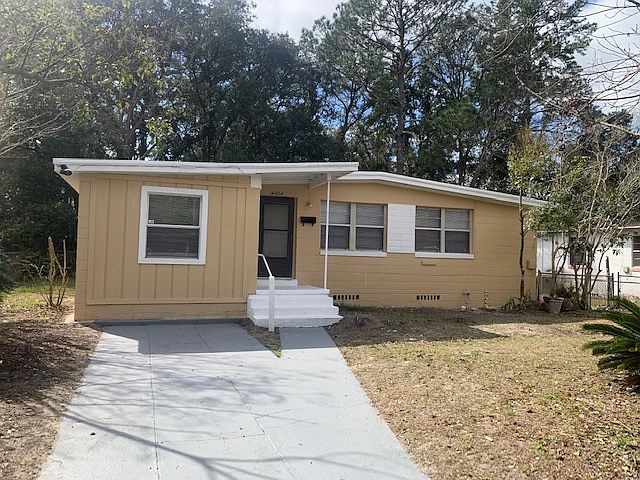 1st image of 4044 Trenton Dr N