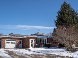 52 Brian Ln, West Seneca, NY
