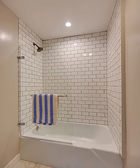 2 bed, 1124 sqft, $3,965 — Photo 3
