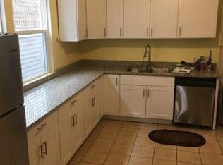 1245 W Barry Ave APT 2F, Chicago, IL 60657