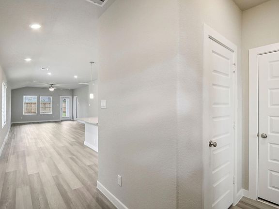 3rd image of 14150 Granger Pointe