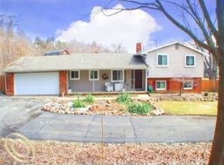 7286 Holcomb Rd, Clarkston, MI 48346