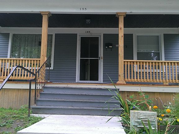 nice big front porch!