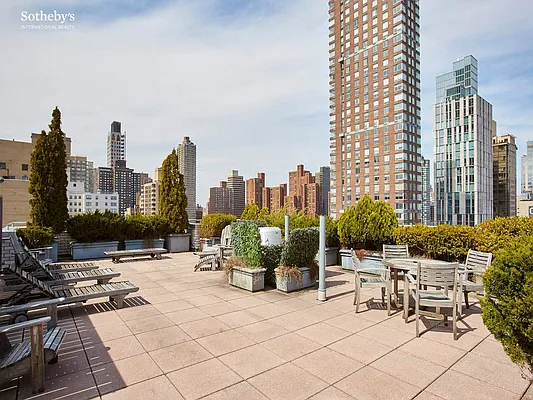 Sold by Sotheby's International Realty | media 5