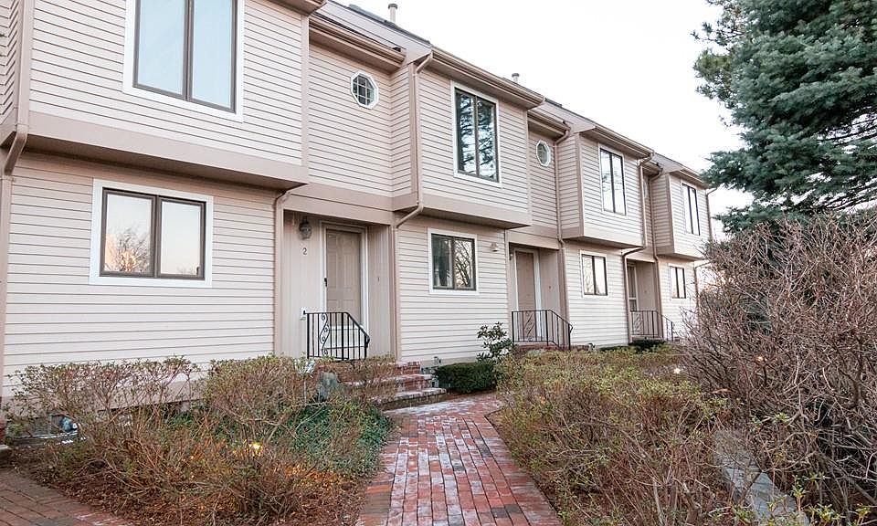 1st image of 47 Graham St Unit 2
