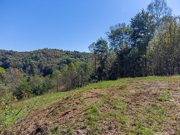 5th image of 15 Mane Loop Rd