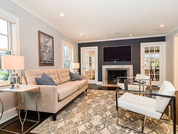 3rd image of 22 Orsini Dr