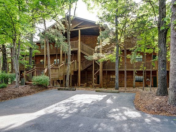 3rd image of 45 Leaning Tree Circle Bldg 8