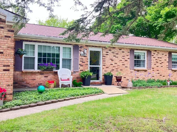 209 West Dr, Mount Pleasant, MI 48858