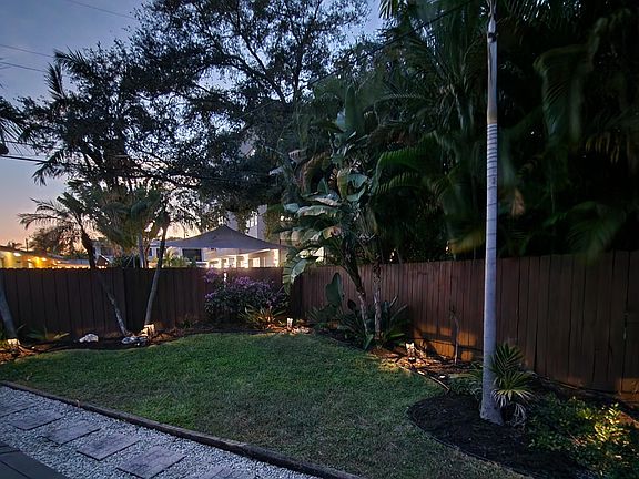 3rd image of 1207 NE 12th Avenue