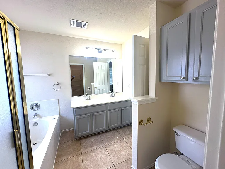 1153 Miss Kimberlys Ln — Photo 11