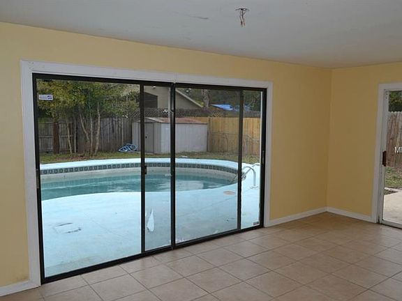 3rd image of 42 Ventura Dr