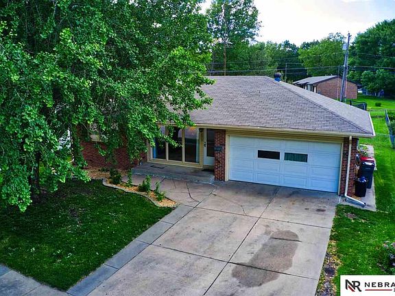 5th image of 4915 Woodhaven Dr